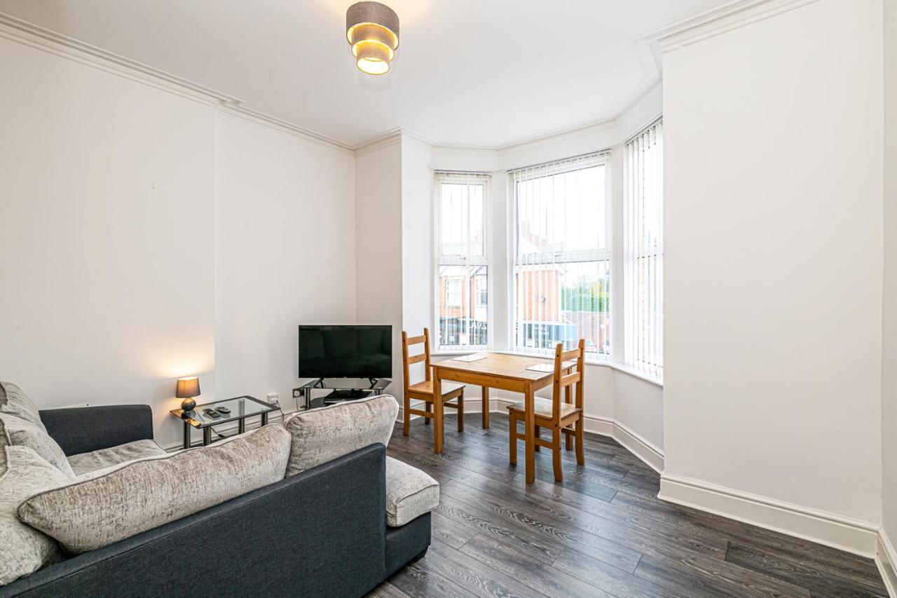 One Bedroom Holiday Apartment Colwyn Bay Eksteriør billede