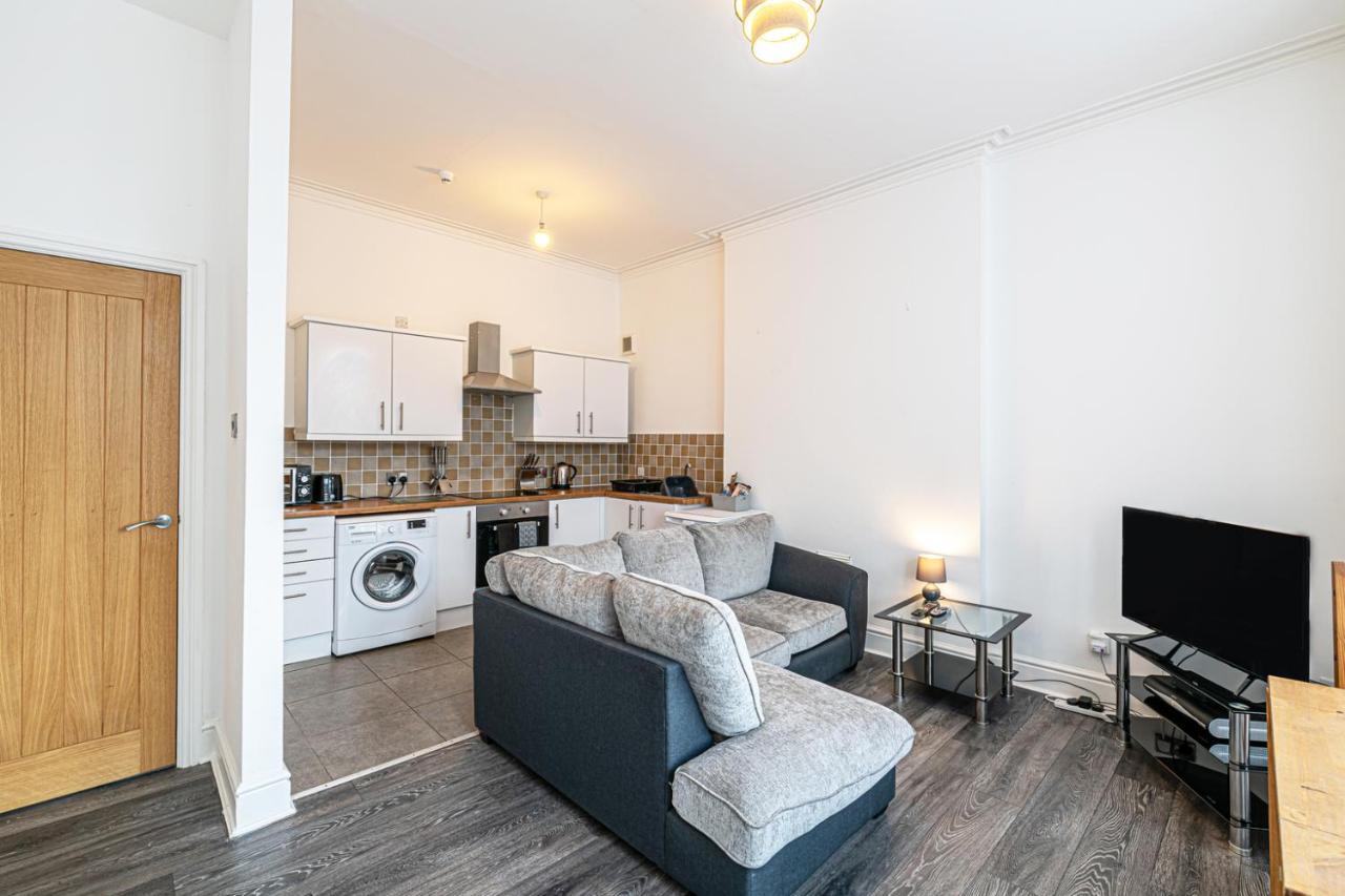 One Bedroom Holiday Apartment Colwyn Bay Eksteriør billede