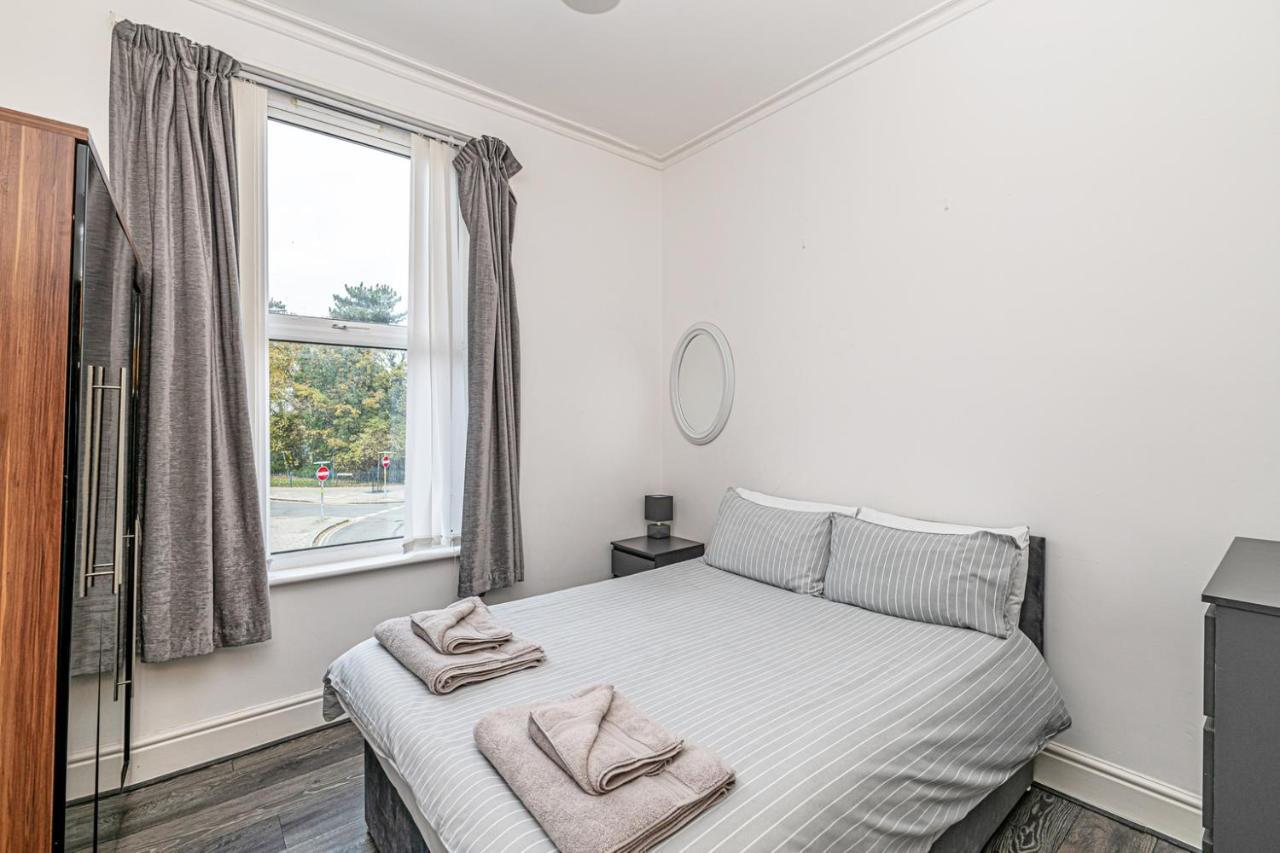 One Bedroom Holiday Apartment Colwyn Bay Eksteriør billede
